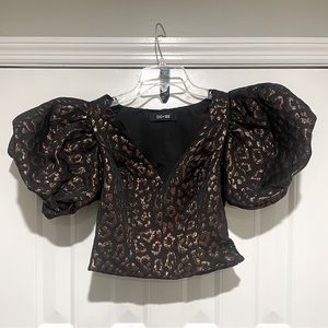 DO+BE Puffer Cropped Blouse
